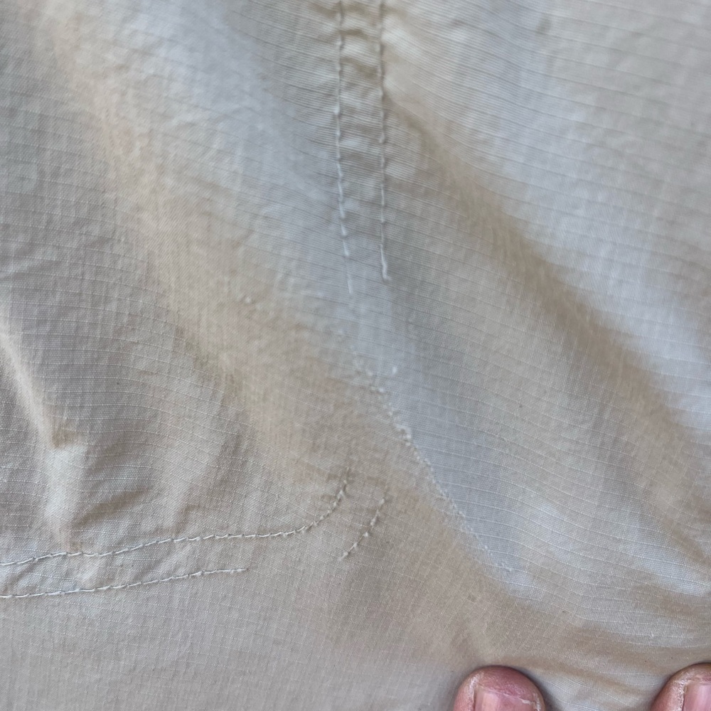 Columbia Women’s Tan convertible, Pants to shorts , Relaxed Fit. - Picture 8 of 11